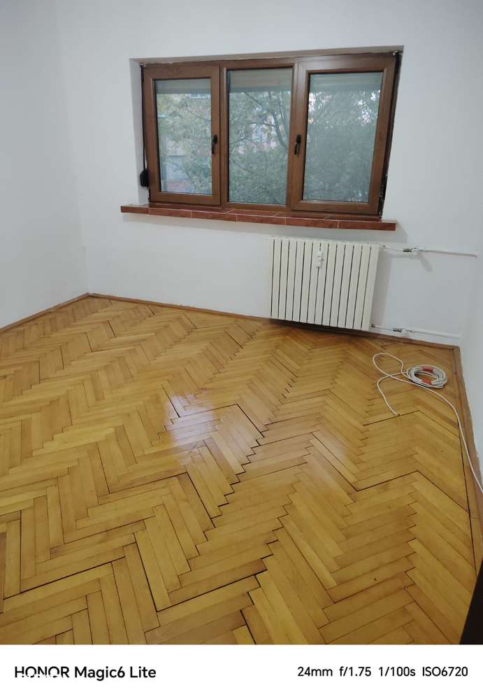 Apartament decomandat în George Enescu, etajul 1 - Imagine principală: 2/6