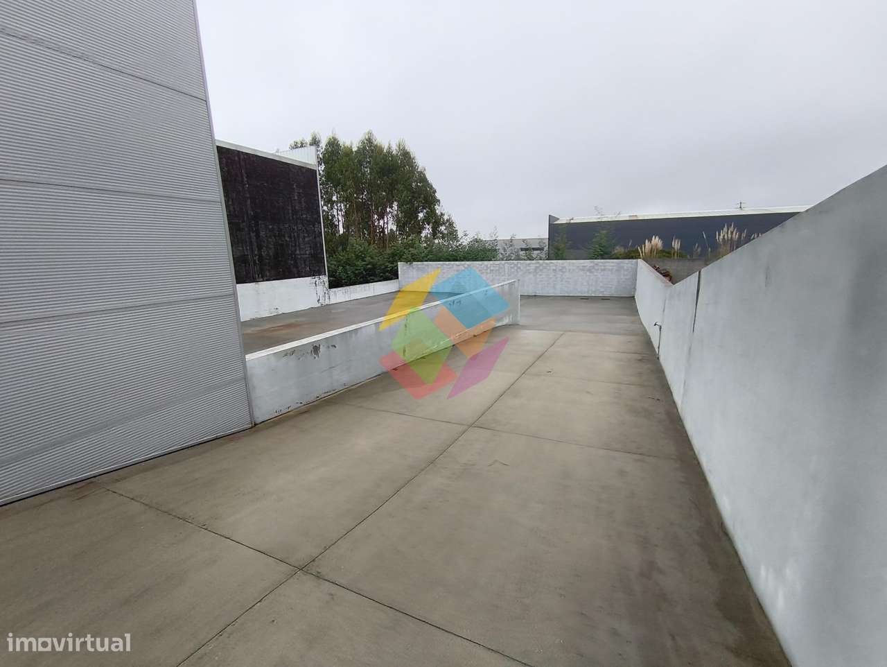 Pavilhão Empresarial Pronto a Utilizar – Fiães!-8