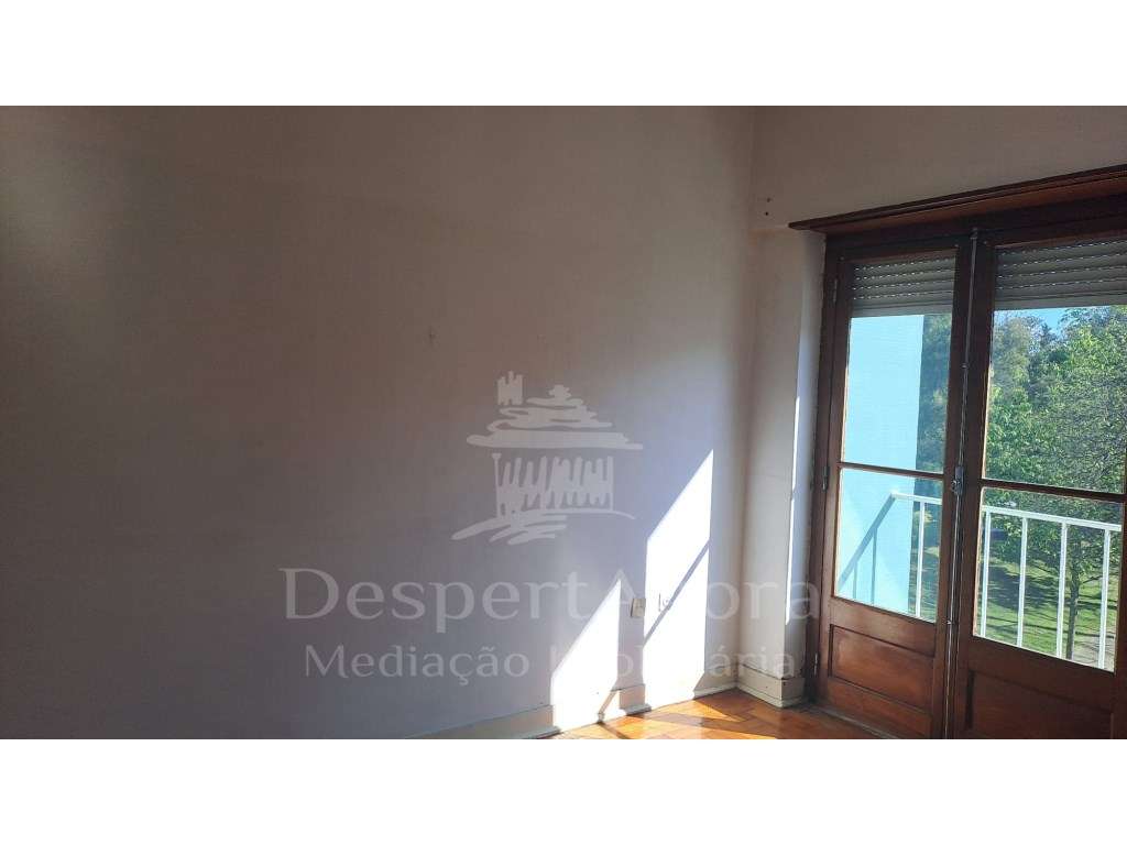 T3 com Garagem Perto da estação e escolas-9