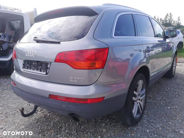 Audi Q7 3.0 TDI Quattro Tiptronic - 5