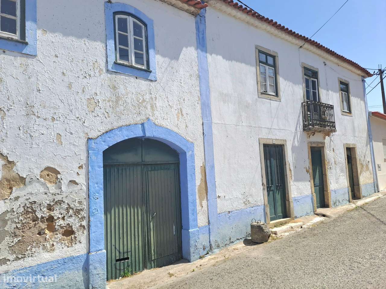 Imóvel para Reabilitar no Centro do Ameal – Torres Vedras - Grande imagem: 2/19