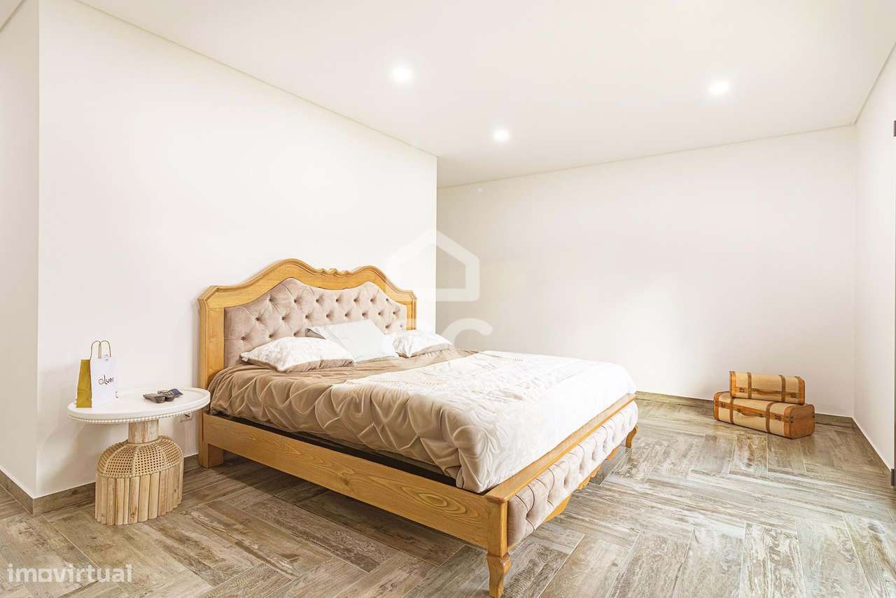 Moradia Térrea de Luxo com Cave | Conforto, Eficiência e Espaço Exteri-29