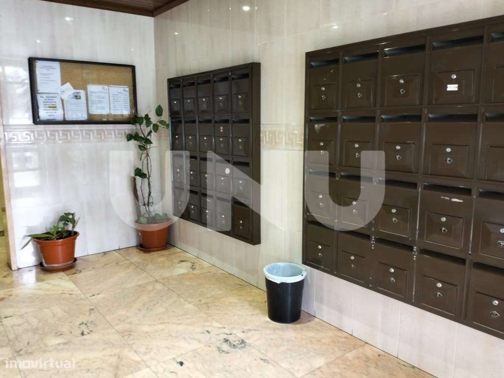 Apartamento T3 com boas áreas, em São Marcos, com suite e lareira-27