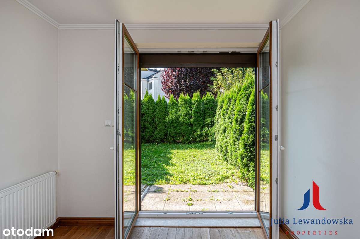 Rodzinne mieszkanie z dużym zielonym ogrodem-7