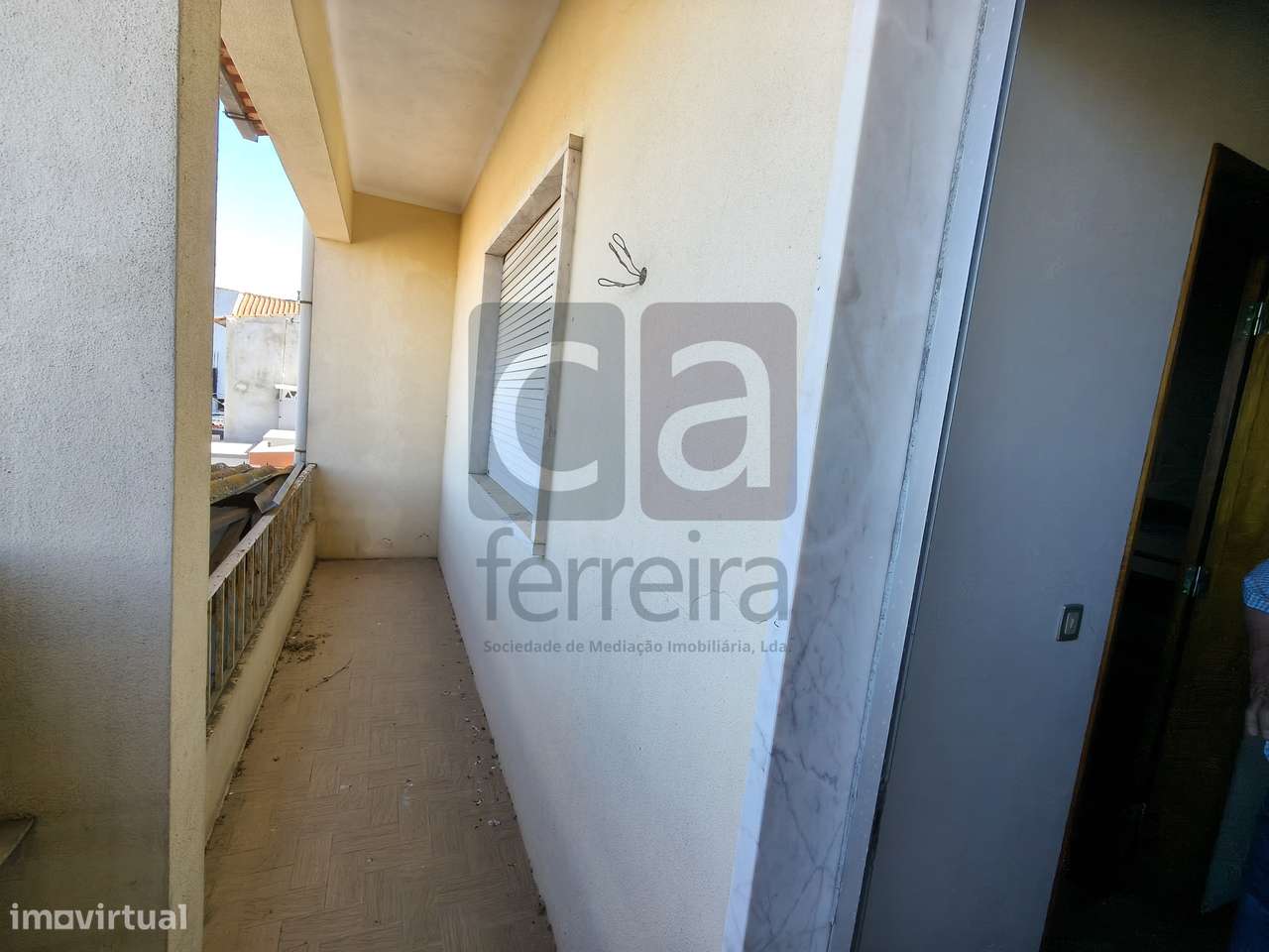 Moradia T5 na Azinhaga – Espaço e localização privilegiada-8