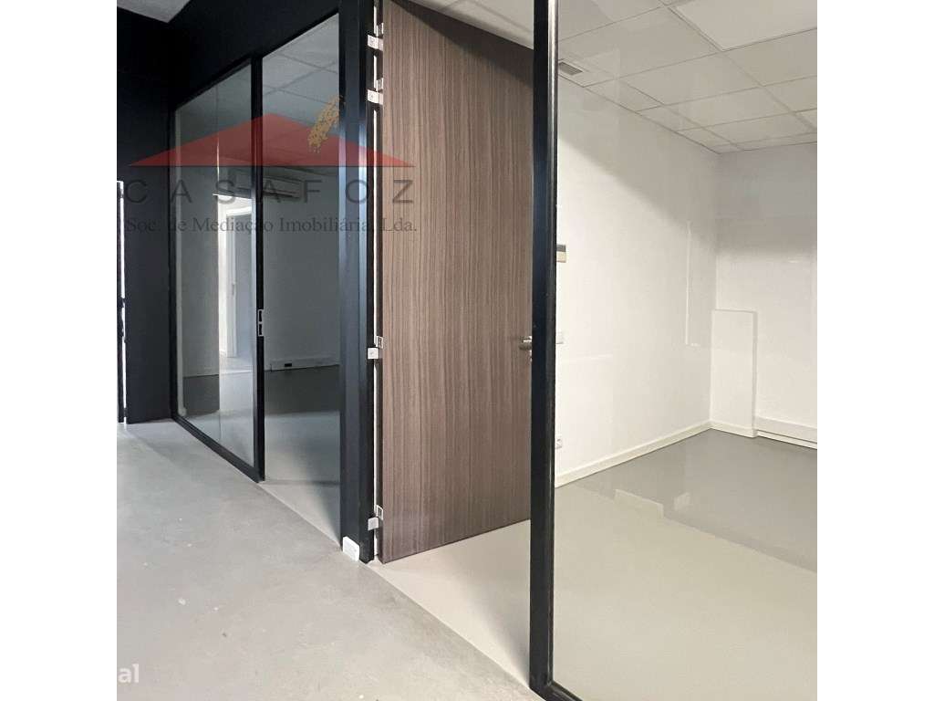 Porto - Arrendamento Armazém - Grande imagem: 5/7