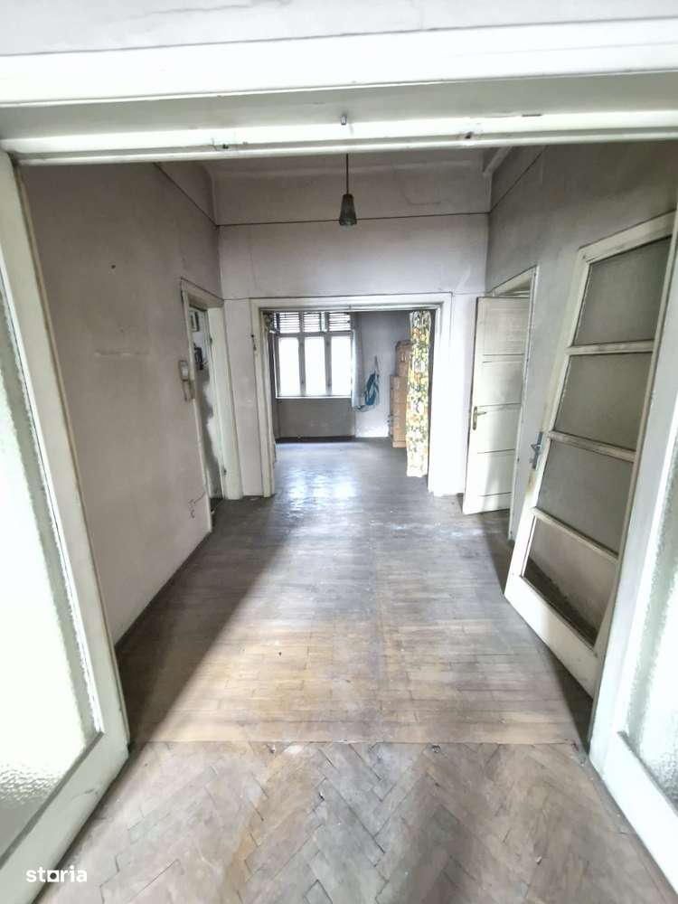 Dorobanti Str. Roma, vanzare apartament 3 camere pe hol locuibil - Imagine principală: 2/15