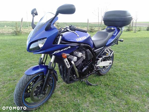 Yamaha FZS - 4