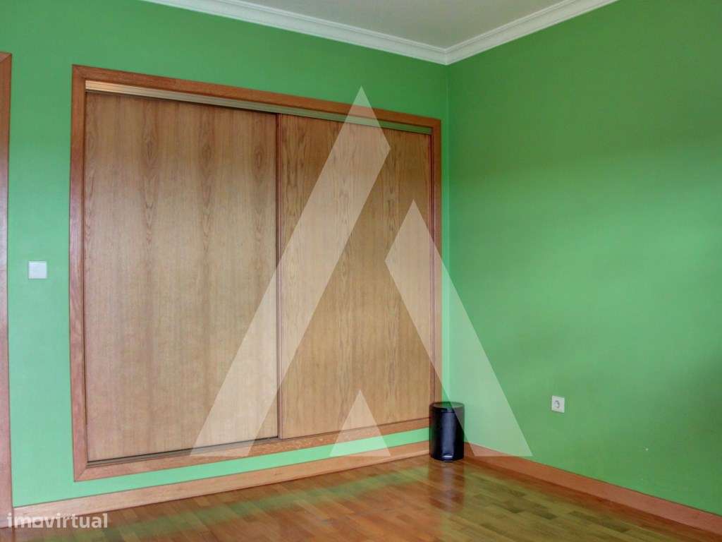 Apartamento T3 Oliveira do bairro-26