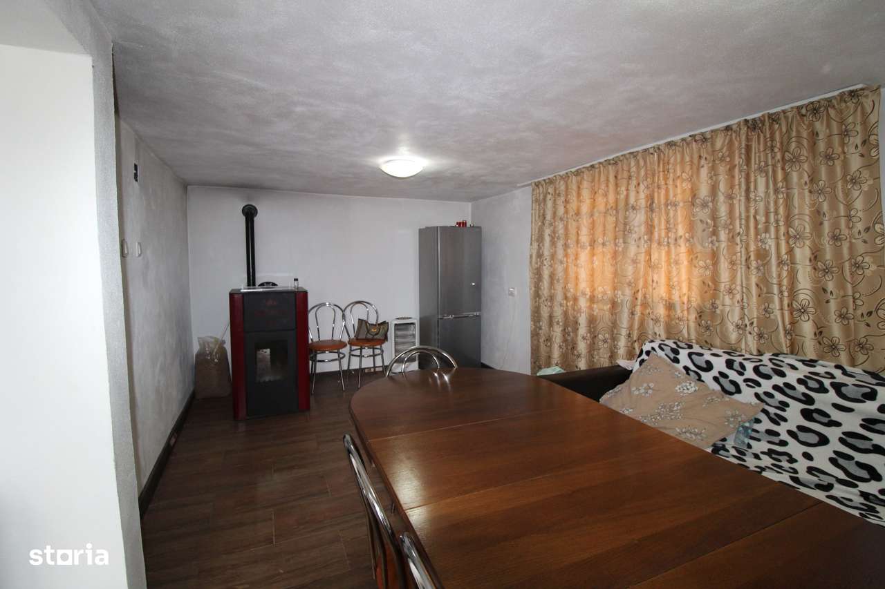 Casă Comuna Telești-3
