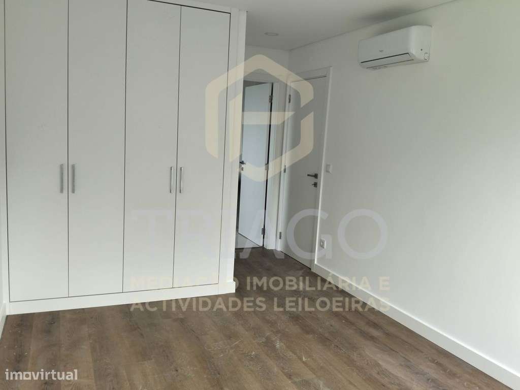 Fantástico Apartamento T2 com Varanda-10