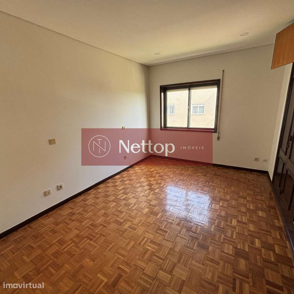 Apartamento T2 Totalmente Renovado no Centro de Vila do Conde-4