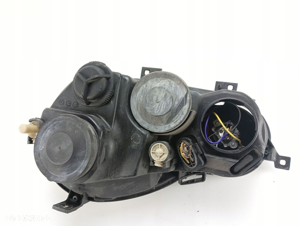 LAMPA PRAWY PRZÓD VOLKSWAGEN POLO IV 4 9N (2001-2005) EUROPA - 4