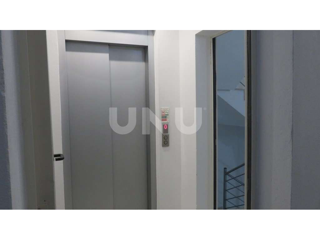 Apartamento T3 em Santa Marta do Pinhal - Grande imagem: 5/14