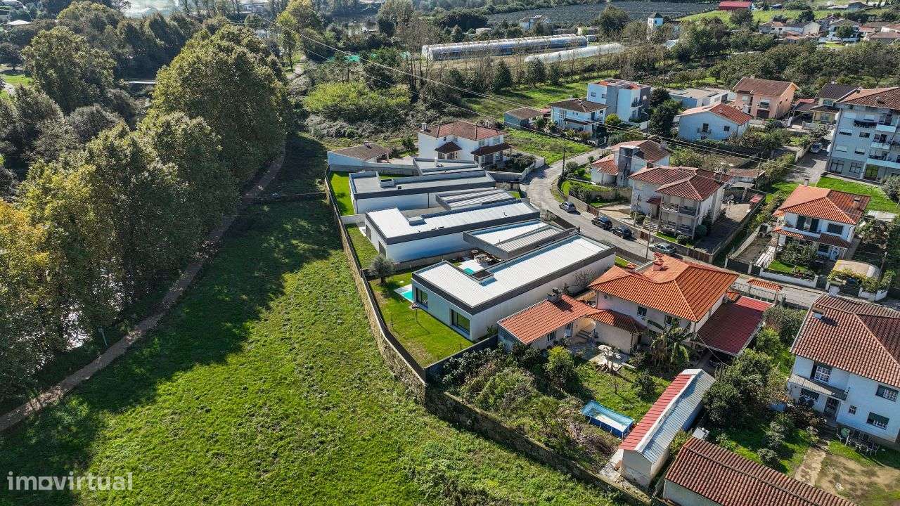 Fantástica Moradia T3+1-17