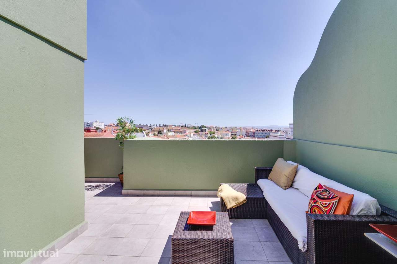 Penthouse com terraço de 28m2 junto ao metro no Rato-26