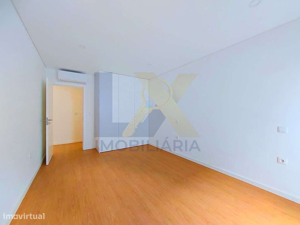 Apartamento T3 novo, com suíte e 2 lugares de garagem em Esgueira!!!-12