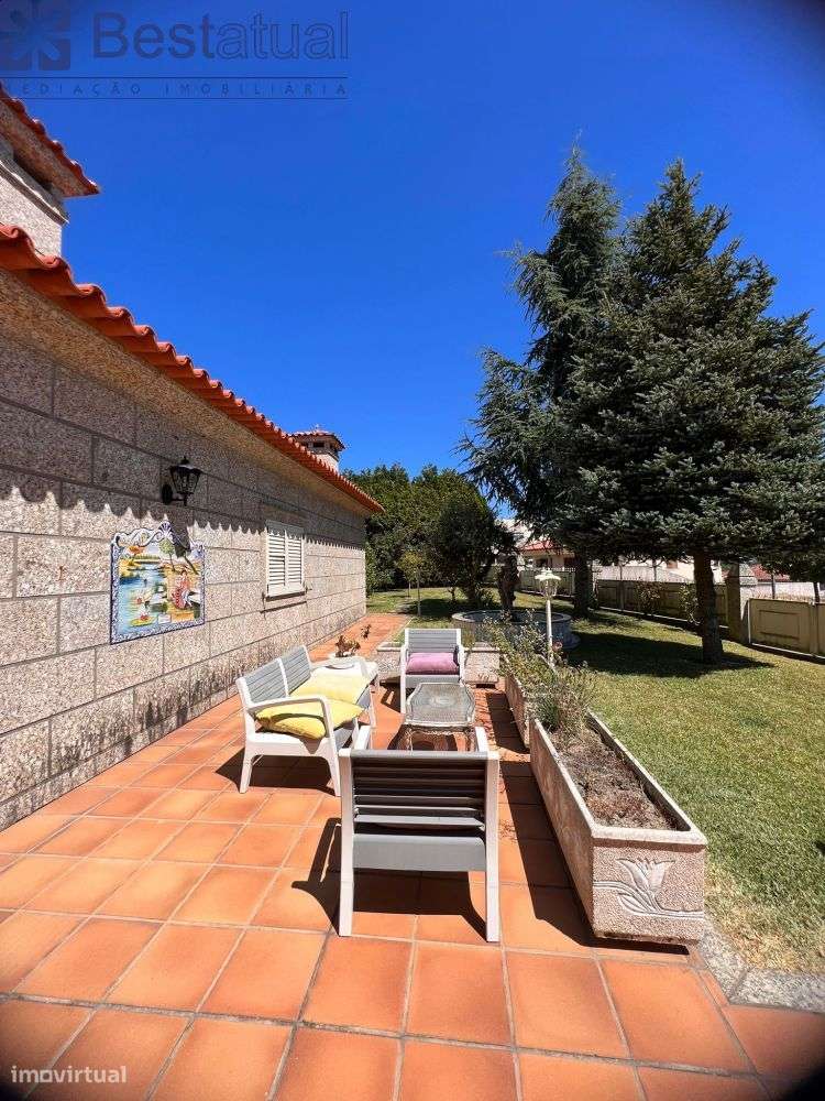 Moradia T4 - 4 Suites - Possib. Permuta - Ribeirão-18