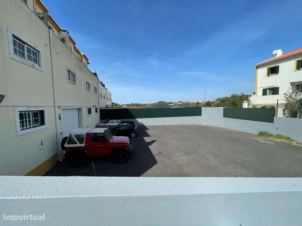 Armazém em Mafra bem localizado-2