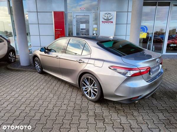 Toyota Camry - 7