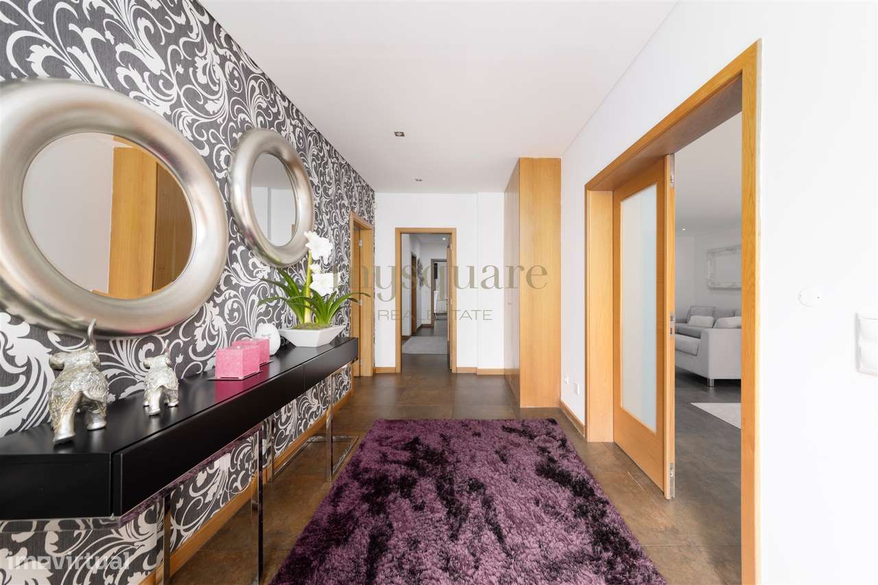 Moradia T4 geminada, com excelentes áreas, a 2 minutos do centro de Sa-5