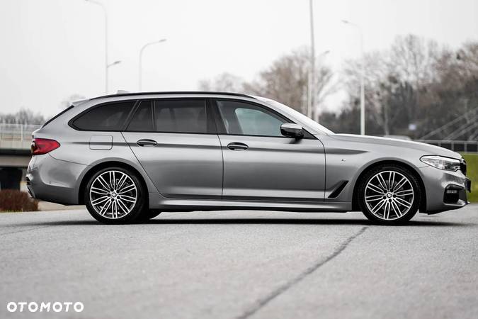 BMW Seria 5 520d Touring M Sport Edition - 4