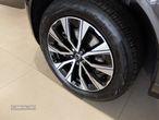 Volvo XC 60 2.0 B4 Plus Dark - 4