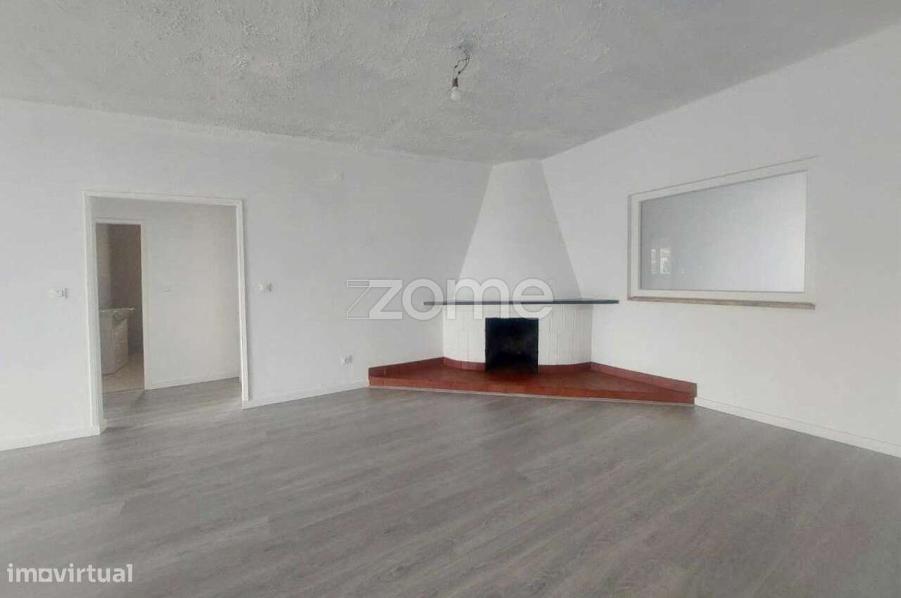 Mordia térrea com anexos em Mira de Aire, Porto de Mós - Grande imagem: 5/60