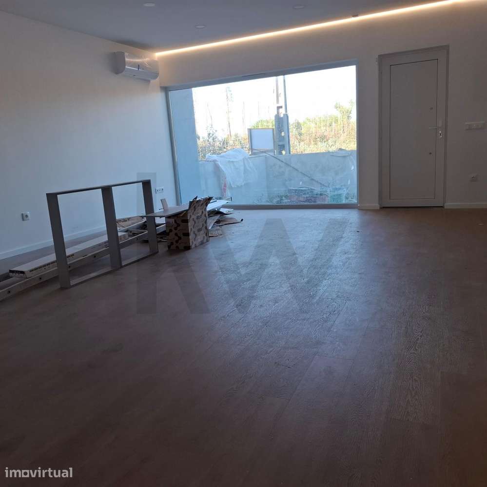 Moradia Térrea T3+1 a 10 Minutos de Aveiro: Design Moderno e Lote de 3 - Grande imagem: 2/25