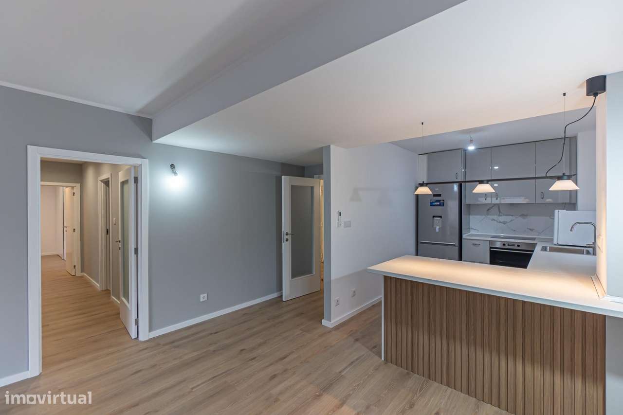 Apartamento T3 renovado | Bonfim, Porto | 105 m2-0