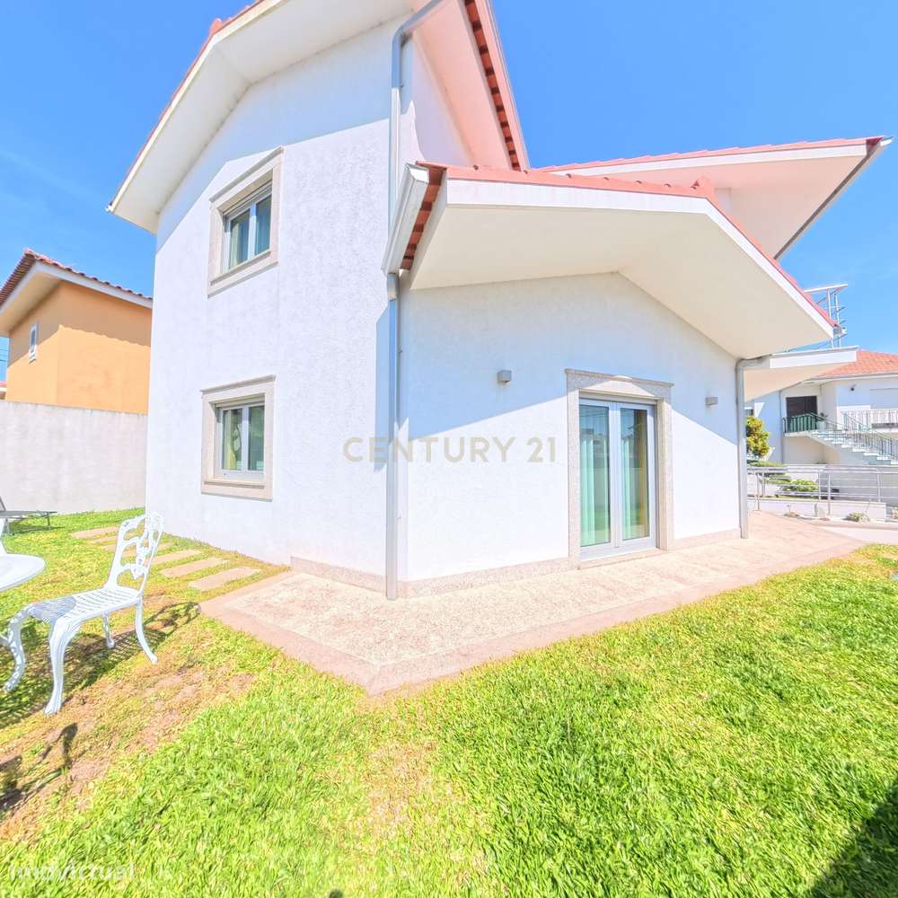 Moradia T4 em Esposende com Jardim e Garagem-31