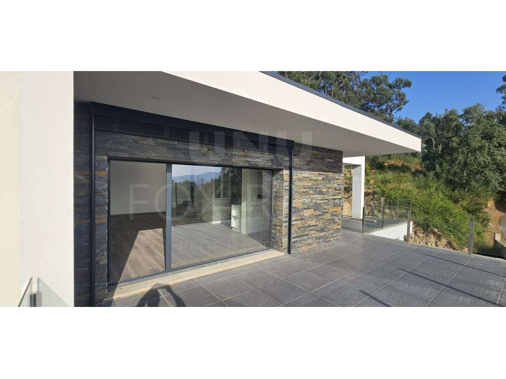 Moradia T4 Moderna - Cerdal, Valença - Grande imagem: 3/34