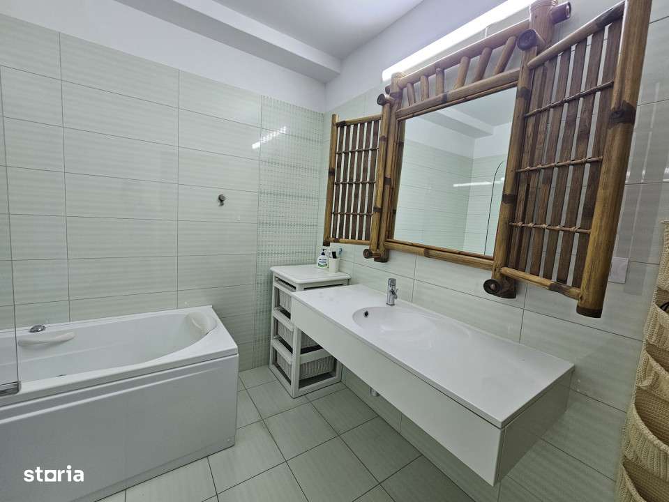 Apartament deosebit , vedere frontala catre Lac-centrul statiunii Mama-15