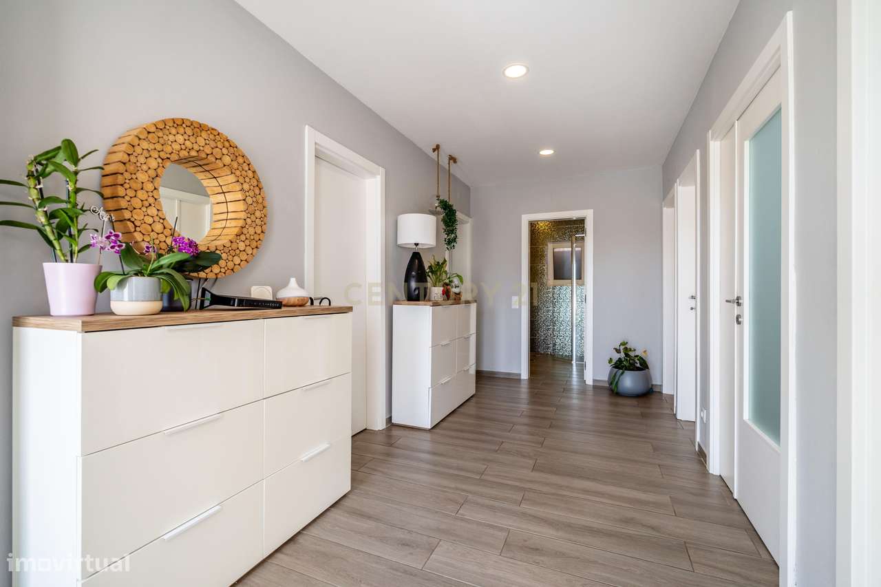 MORADIA ESPAÇOSA EM ZONA RESIDENCIAL TRANQUILA - FERRARIAS, ALGOZ - Grande imagem: 5/43