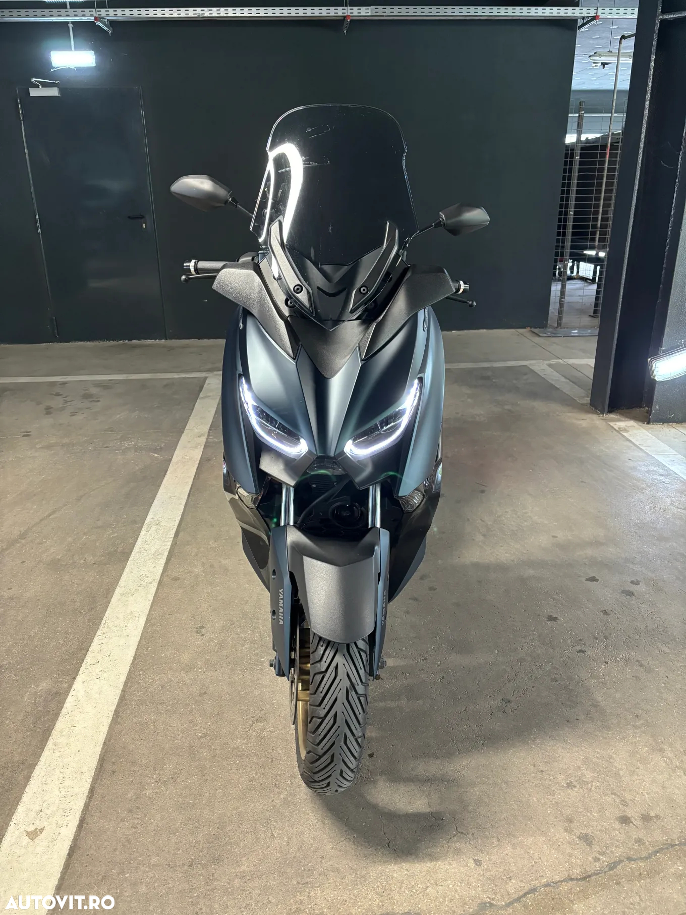 Yamaha XMAX 300 Tech MAX - 9