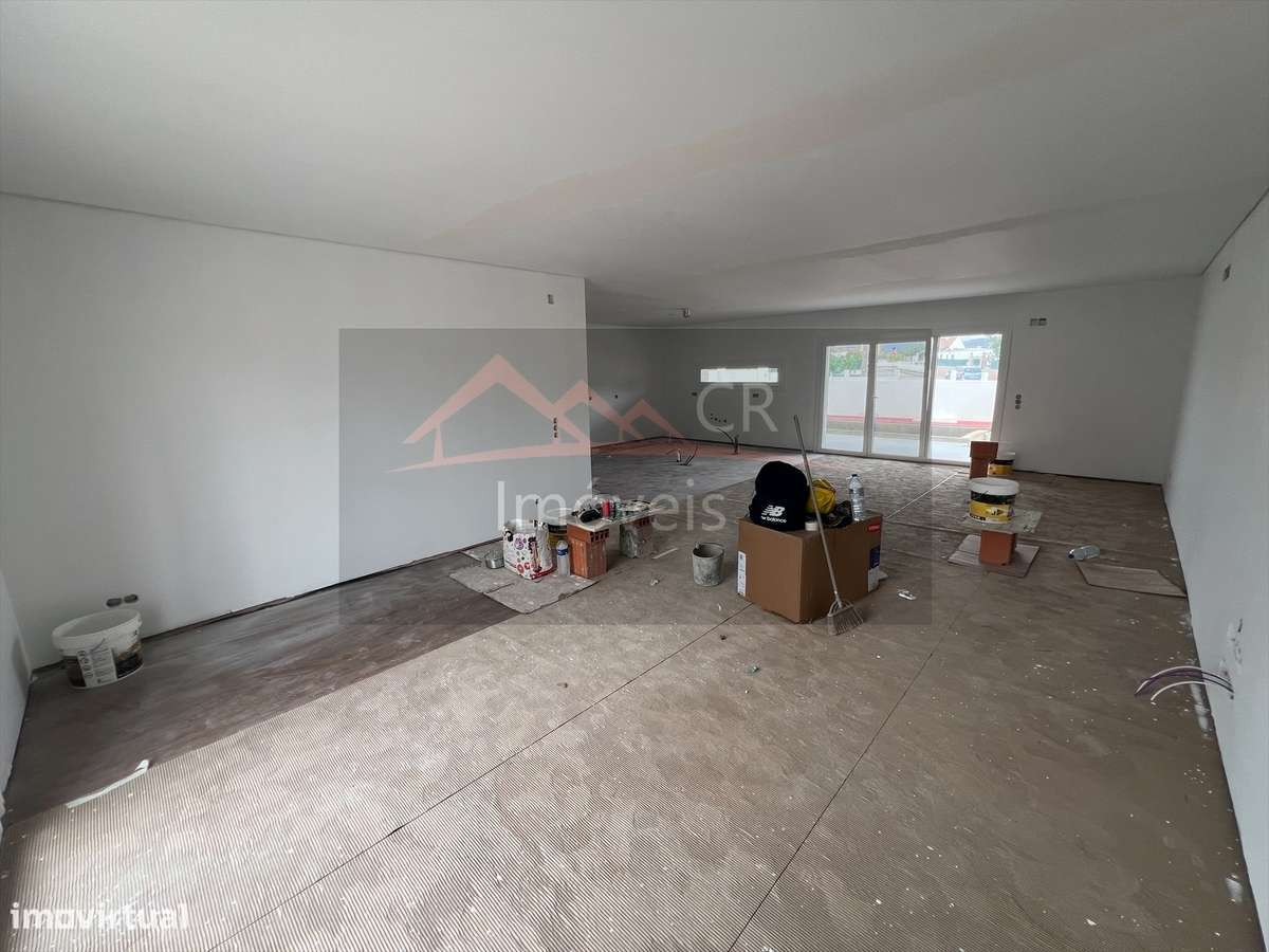 Moradia Isolada Térrea V3 com Piscina -  Quinta do Anjo-16