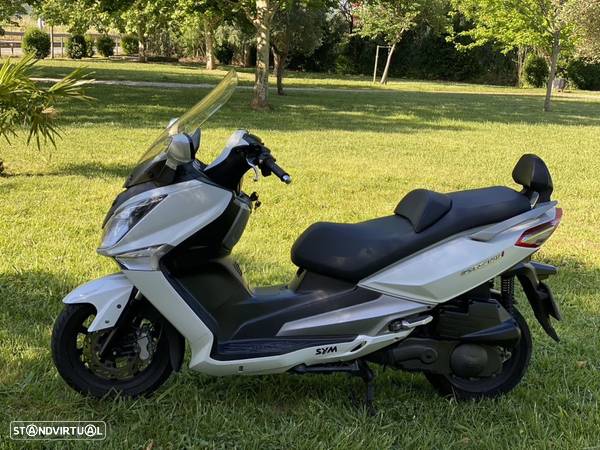 Sym GTS 125i - 2