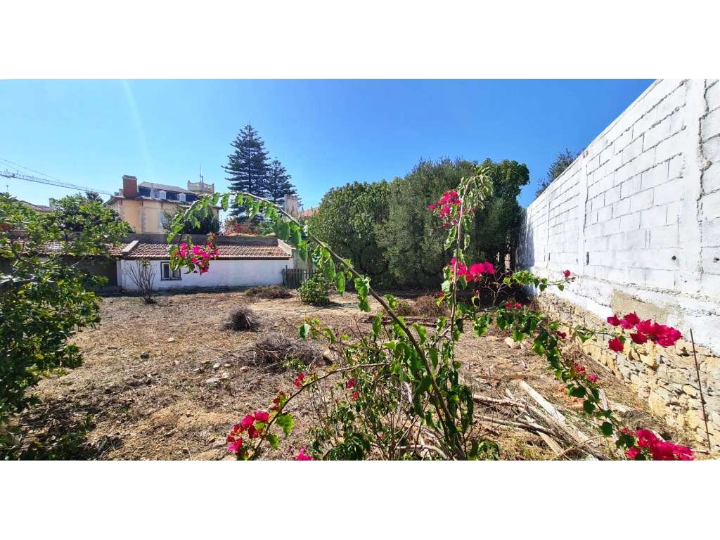 Moradia T6, lote 915m2, próxima da praia, na Parede, Cascais-30