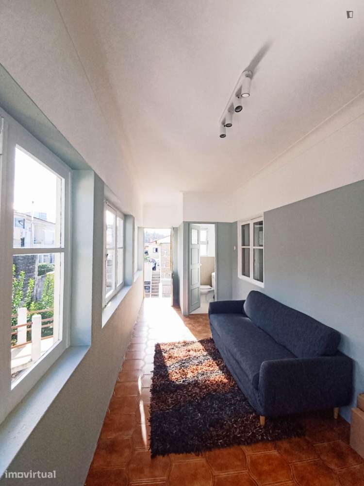 Quarto - localizado em Guimaraes - Grande imagem: 2/7