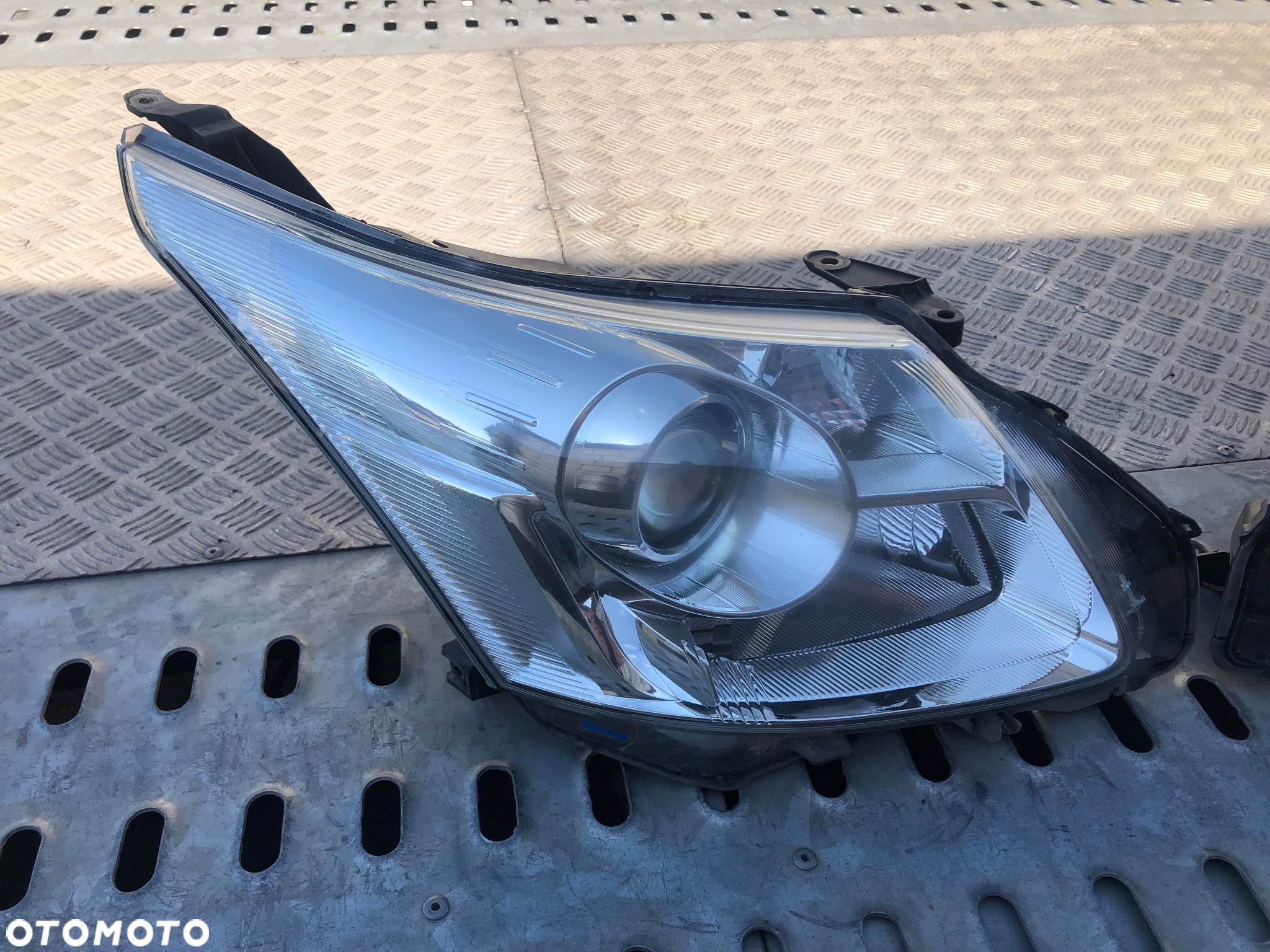 Komplet Lamp Europejskich Toyota Avensis T27 08-11r - 3