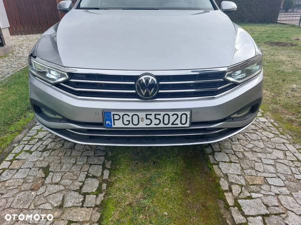 Volkswagen Passat Variant 2.0 TDI SCR DSG Business - 4