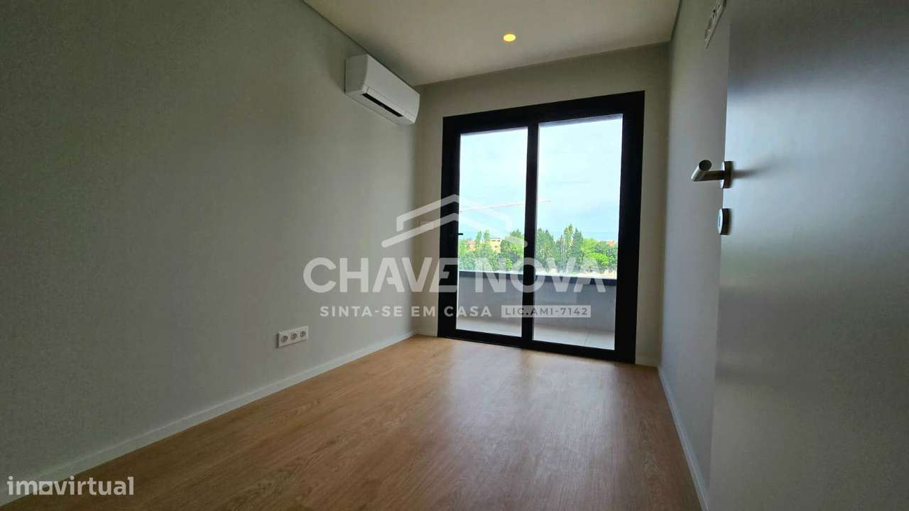 Apartamento T3 Novo Último Piso c/ Lugar de Garagem em Canidelo-8