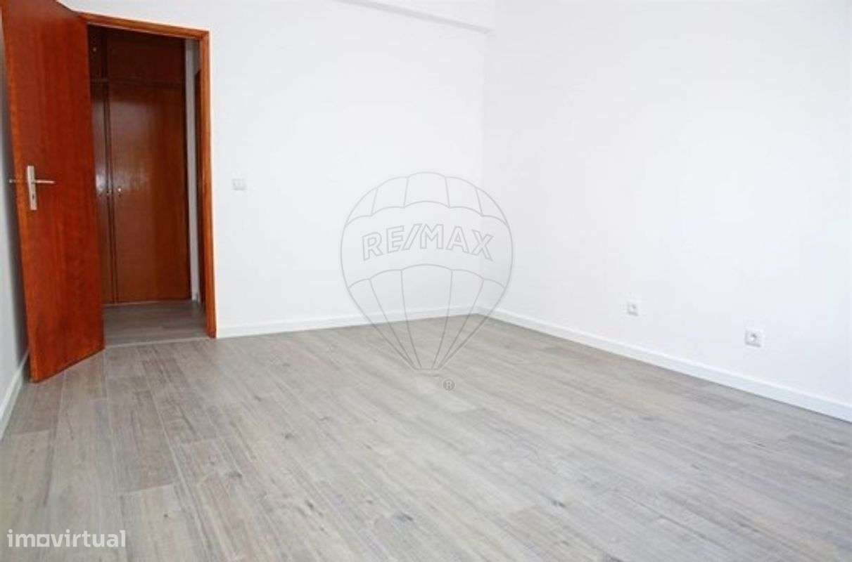 Apartamento T1 para arrendamento - Grande imagem: 2/11