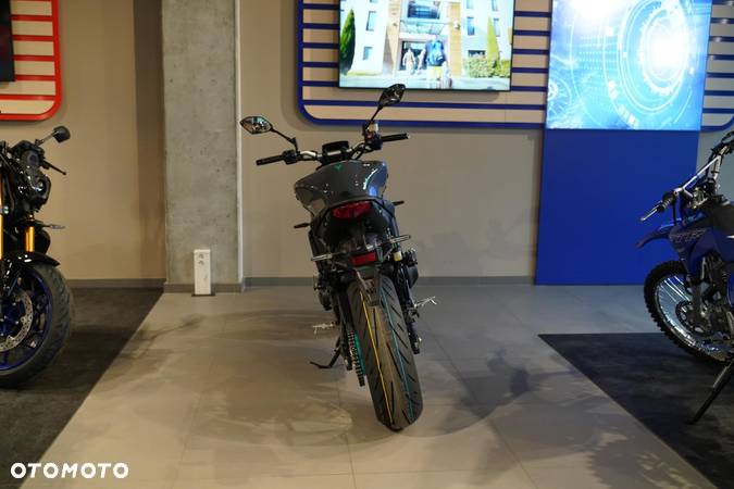 Yamaha MT - 5