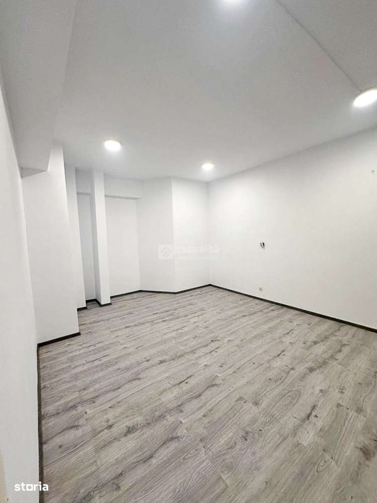 Bld. Independentei - spatiu 22mp + 5mp balcon, activitati de birou - Imagine principală: 3/6