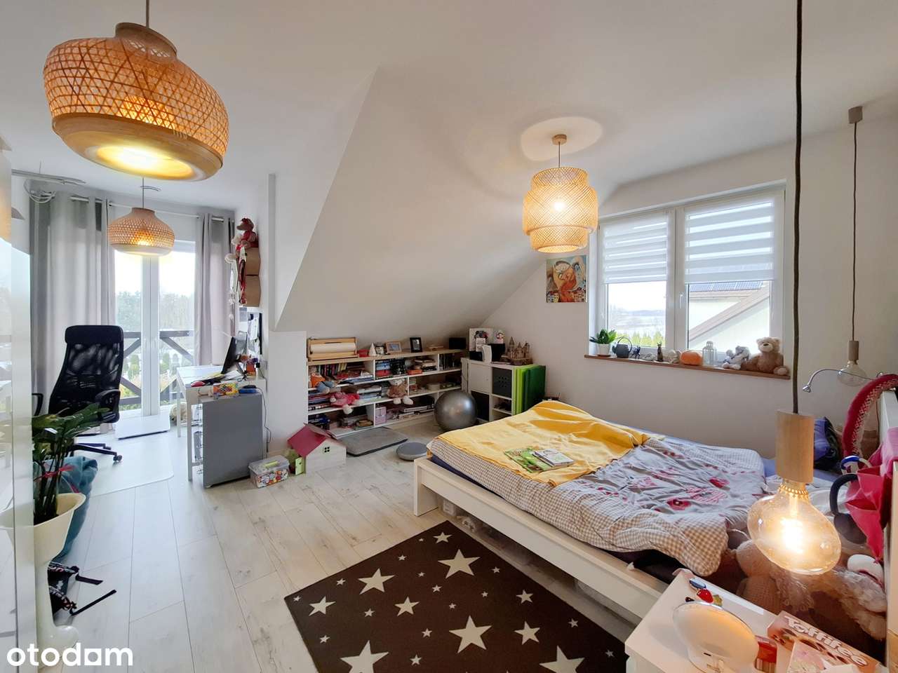 Przestrzeń domu zaprojektowana z myślą o komforcie.-13