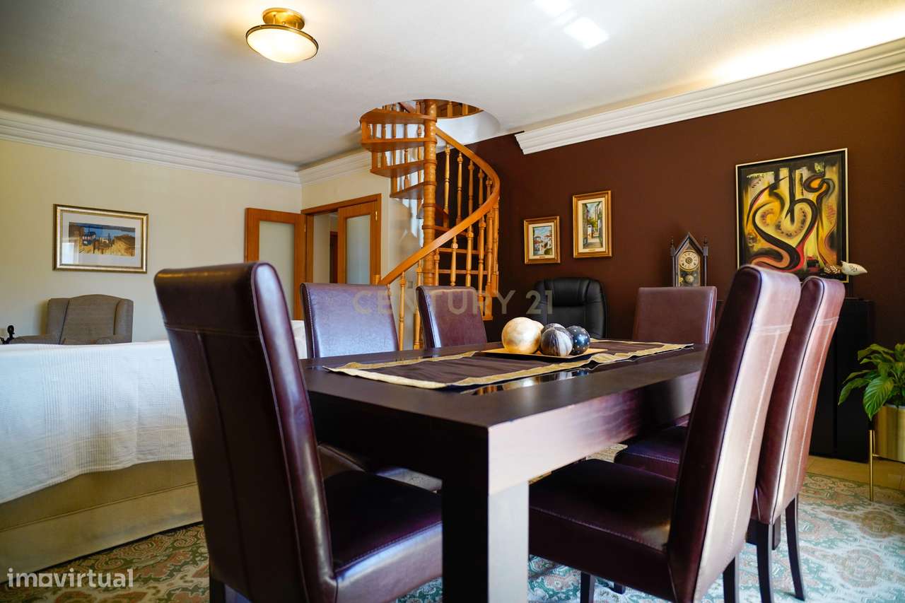 Excelente T3 Duplex à venda em São Domingos de Rana, com vista mar e s - Grande imagem: 4/20