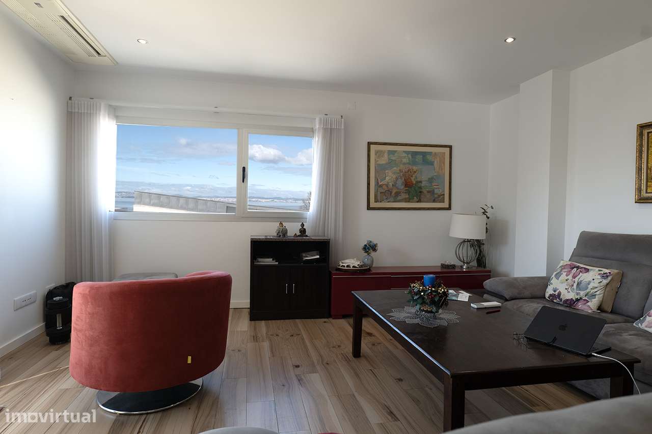 Apartamento T4 com vista rio em Alcochete, grandes áreas-7