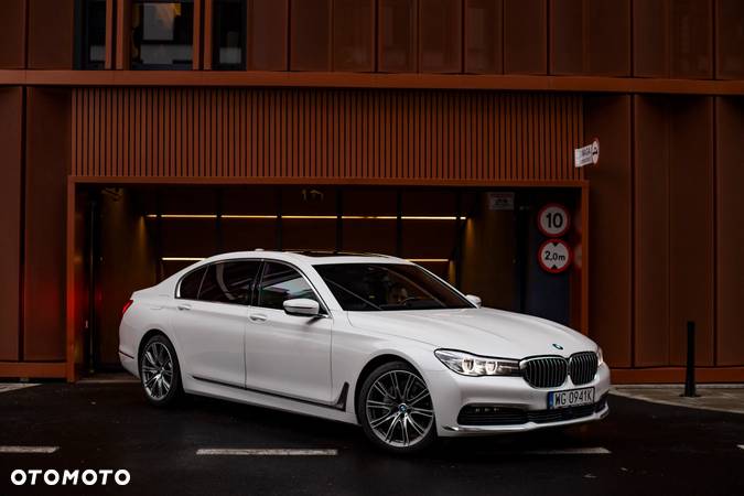 BMW Seria 7 740Li - 4