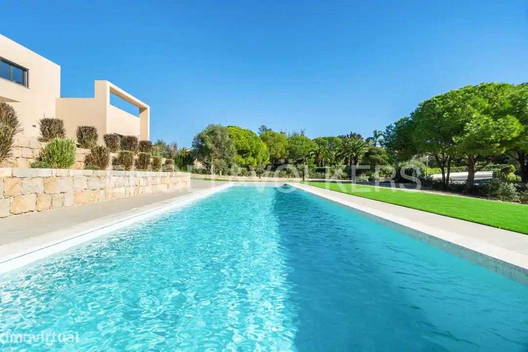 Moradia V4 Exclusiva perto do Carvoeiro-8